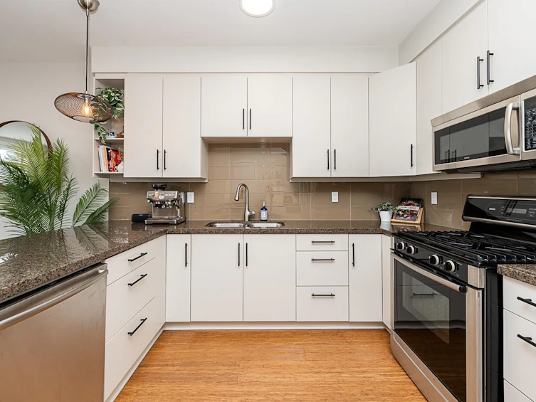 220-6111 London Road, Richmond, BC, V7E 3S3 - 12