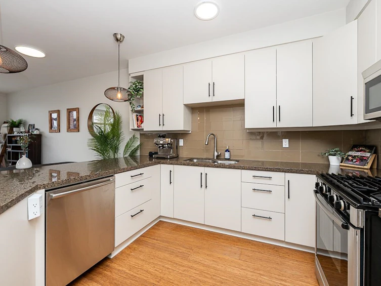 220-6111 London Road, Richmond, BC, V7E 3S3 - 10