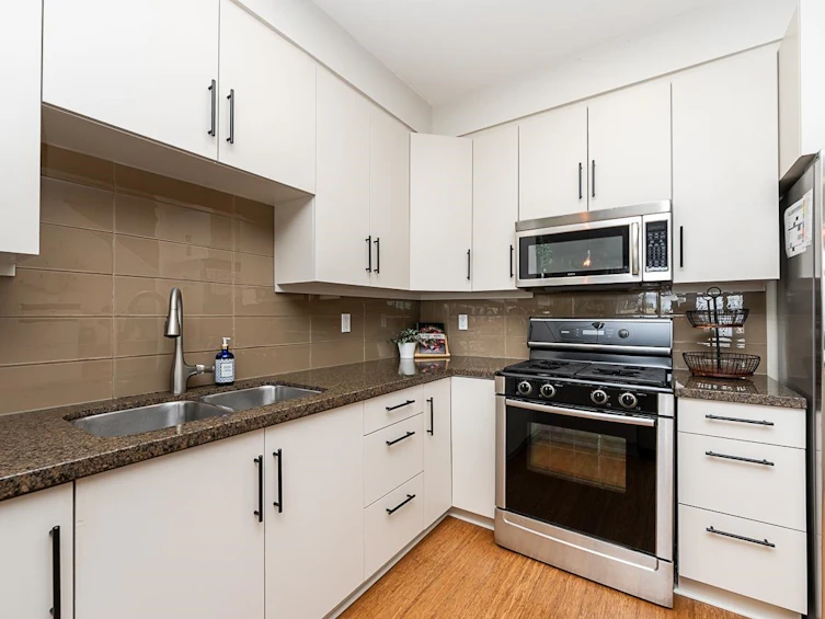 220-6111 London Road, Richmond, BC, V7E 3S3 - 13