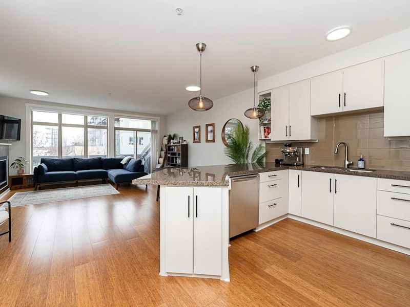 220 - 6111 London Road, Richmond BC V7E 3S3