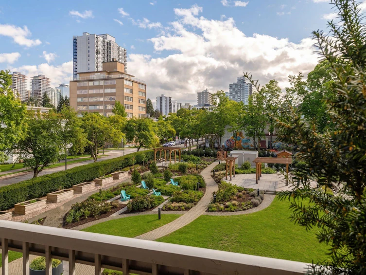 406-1740 Comox Street, Vancouver, BC, V6G 2Z1 - 2