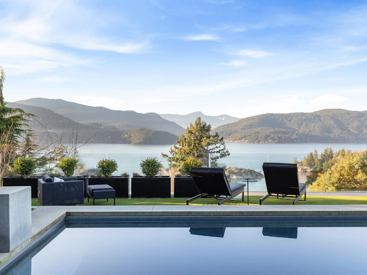 6252 Overstone Drive, West Vancouver, BC, V7W 1X8