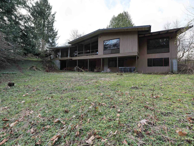 19607 80 Avenue, Surrey, BC, V3A 4P7