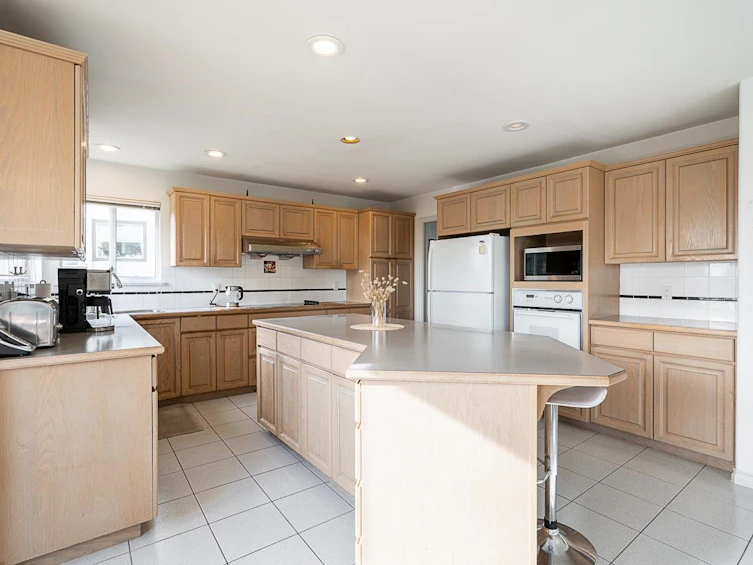 2980 Cliffrose Crescent, Coquitlam, BC, V3E 2T2 - 13