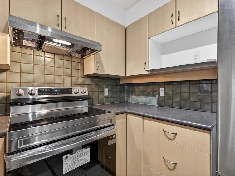307-3161 W 4th Avenue, Vancouver, BC, V6K 1R6 - 9