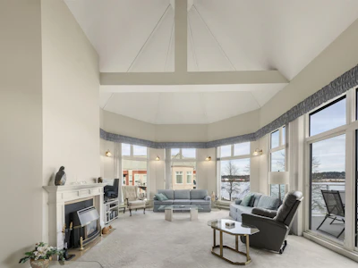 407-1230 Quayside Drive - 3