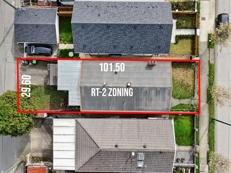 7656 Main Street, Vancouver, BC, V5X 3K3 - 3