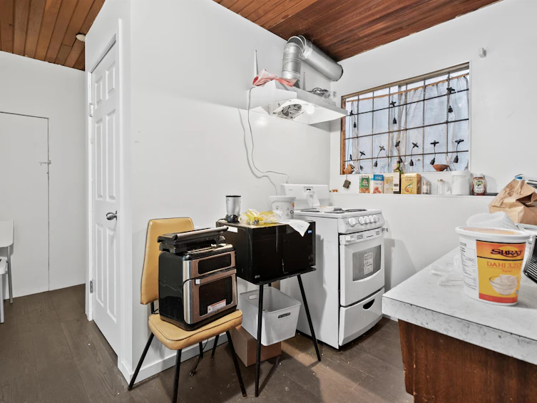 7656 Main Street, Vancouver, BC, V5X 3K3 - 25