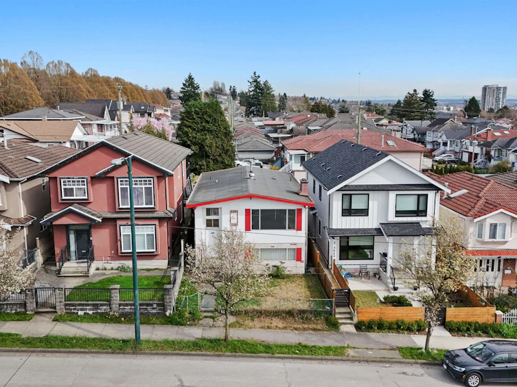 7656 Main Street, Vancouver, BC, V5X 3K3 - 32