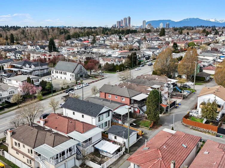 7656 Main Street, Vancouver, BC, V5X 3K3 - 19