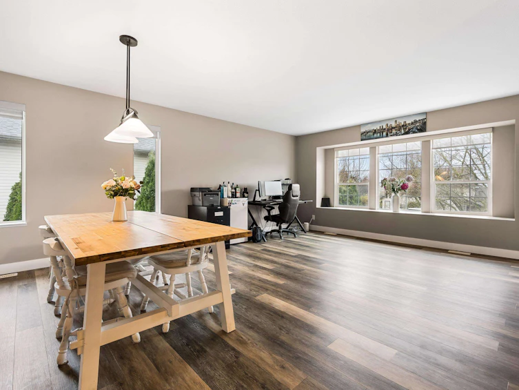 5642 Thornhill Street, Chilliwack, BC, V2R 3Y7 - 2