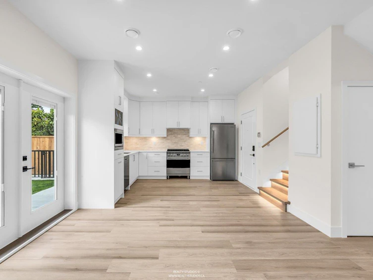2-4257 Knight Street, Vancouver, BC, V5N 3M3 - 6