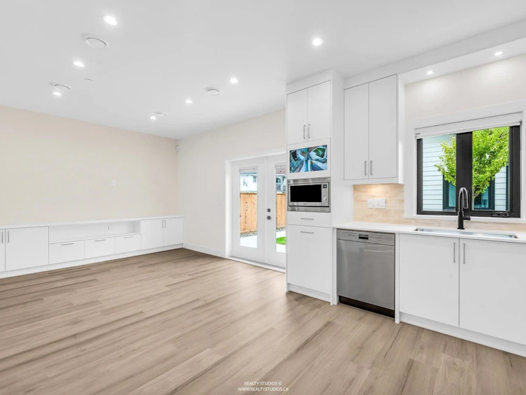 2-4257 Knight Street, Vancouver, BC, V5N 3M3 - 11