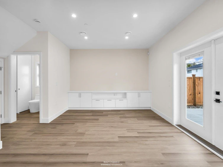 2-4257 Knight Street, Vancouver, BC, V5N 3M3 - 3