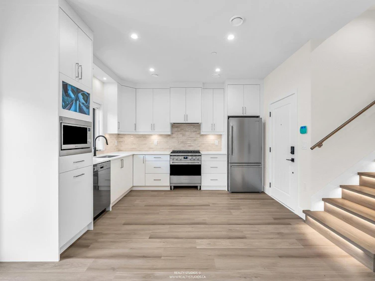 2-4257 Knight Street, Vancouver, BC, V5N 3M3 - 8