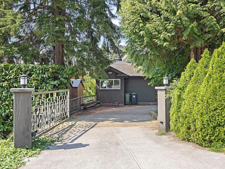 3582 Edgemont Boulevard, North Vancouver, BC, V7R 2P7 - 11