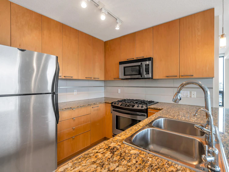 1303-5811 No. 3 Road, Richmond, BC, V6X 4L7 - 6