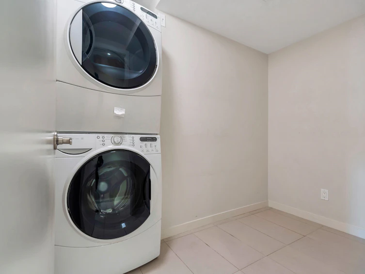 1303-5811 No. 3 Road, Richmond, BC, V6X 4L7 - 21