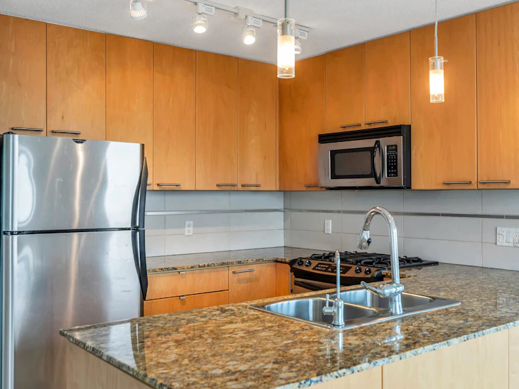 1303-5811 No. 3 Road, Richmond, BC, V6X 4L7 - 5