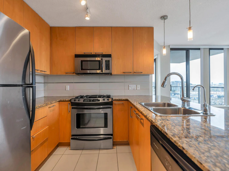 1303-5811 No. 3 Road, Richmond, BC, V6X 4L7 - 7