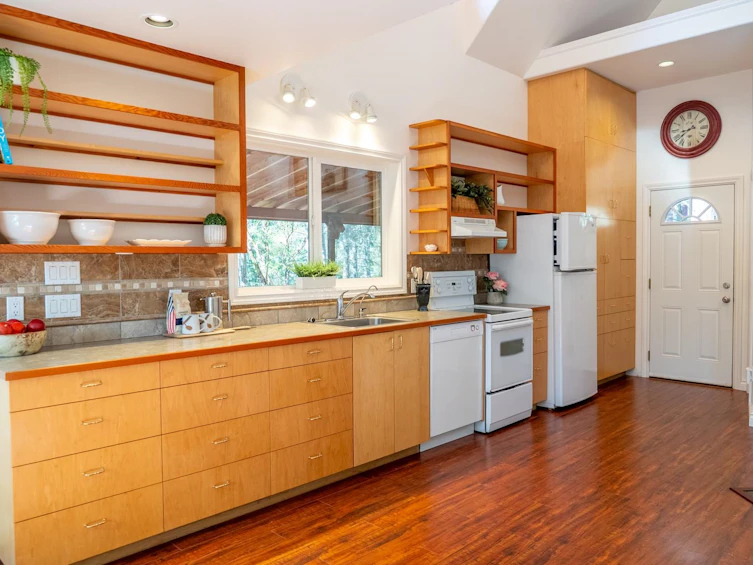 9868 Castle Road, Pender Island, BC, V0N 2M3 - 7