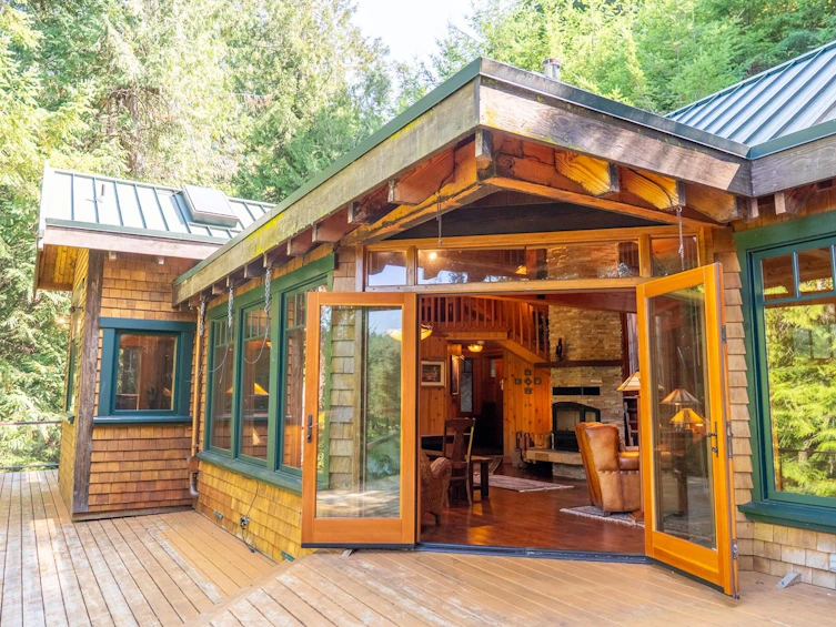 8807 Ainslie Point Road, Pender Island, BC, V0N 2M3 - 2
