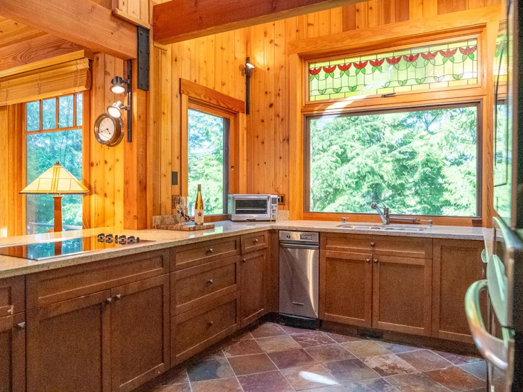 8807 Ainslie Point Road, Pender Island, BC, V0N 2M3 - 17