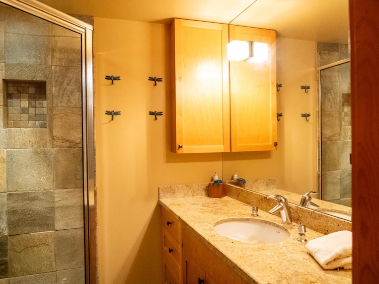 8807 Ainslie Point Road, Pender Island, BC, V0N 2M3 - 25