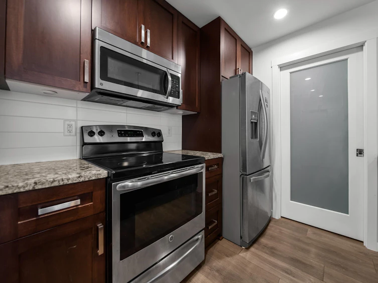 204-2238 Whatcom Road, Abbotsford, BC, V3G 0E6 - 6