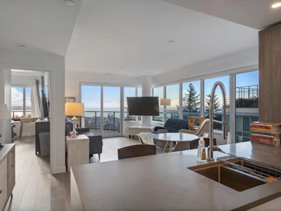 408-1441 Johnston Road - 5