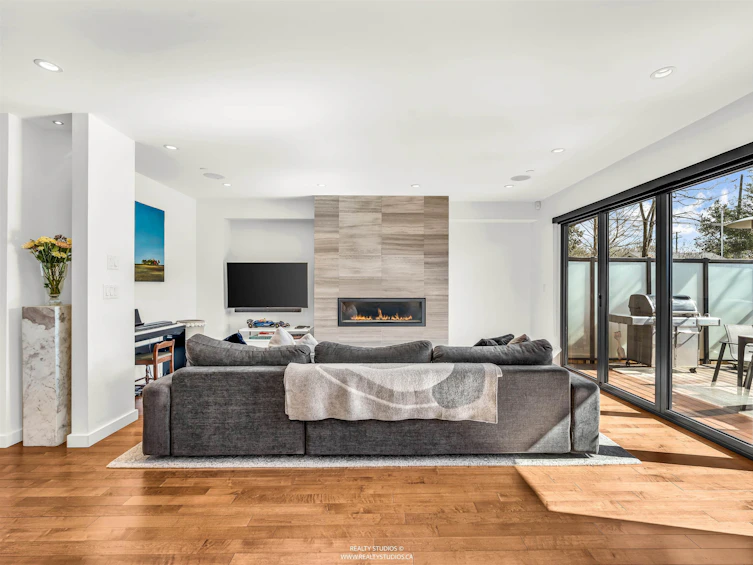 132 W 22nd Avenue, Vancouver, BC, V5Y 2G1 - 7