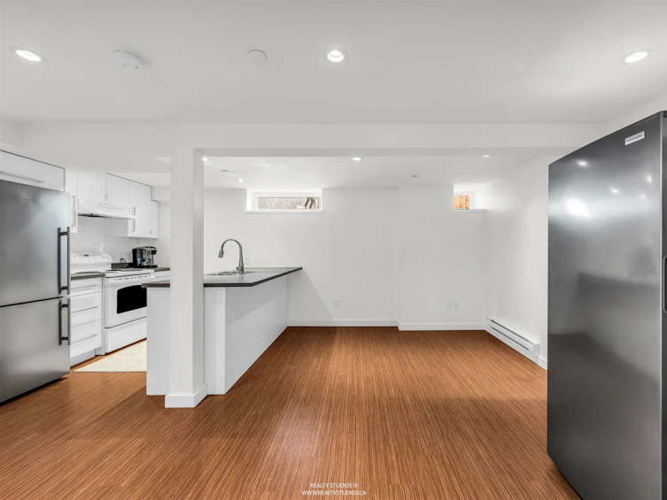 132 W 22nd Avenue, Vancouver, BC, V5Y 2G1 - 30