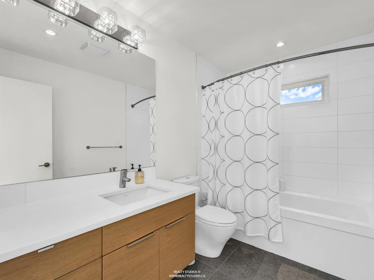 132 W 22nd Avenue, Vancouver, BC, V5Y 2G1 - 21