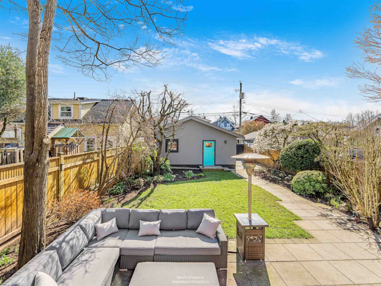 132 W 22nd Avenue, Vancouver, BC, V5Y 2G1 - 38