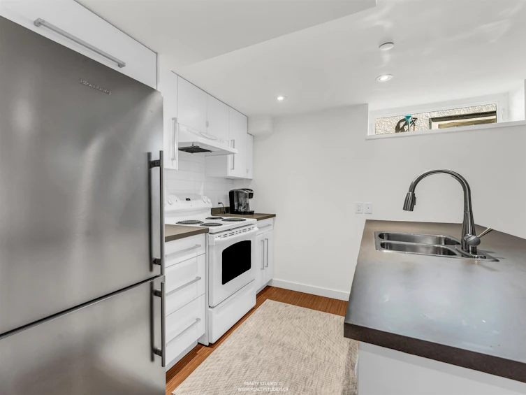 132 W 22nd Avenue, Vancouver, BC, V5Y 2G1 - 29