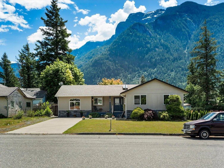 574 Park Street, Hope, BC, V0X 1L0