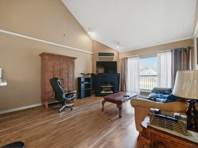 203-45875 Cheam Avenue, Chilliwack, BC, V2P 1N7 - 3