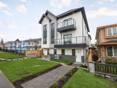 3-7353 12th Avenue - 2