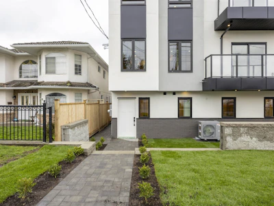 4-7353 12th Ave - 3