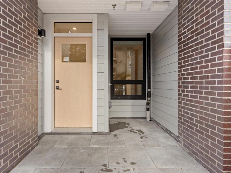 117-13777 75a Avenue, Surrey, BC, V3W 3W4