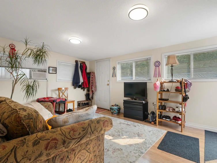 7790 Grand Street, Mission, BC, V2V 3T3 - 4