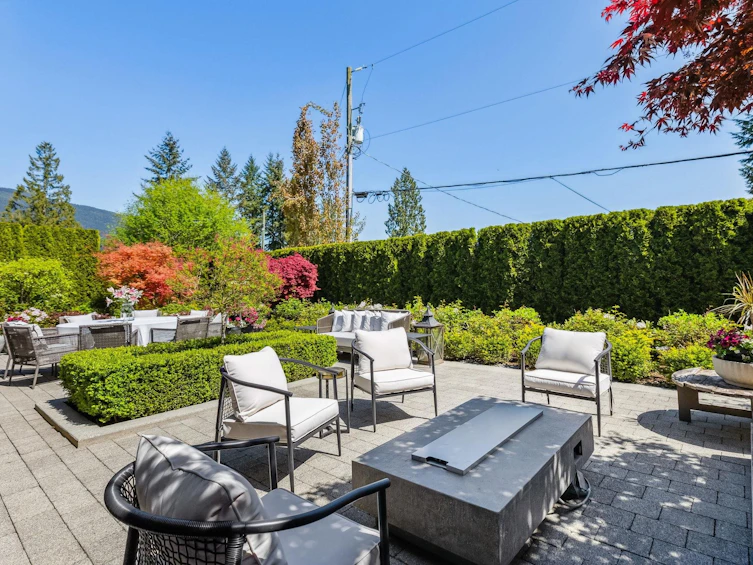 939 Friar Crescent, North Vancouver, BC, V7G 1M5 - 33