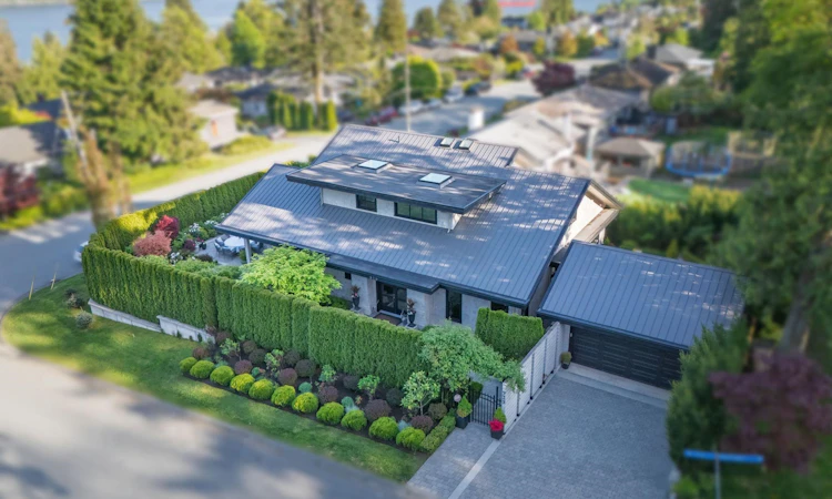 939 Friar Crescent
