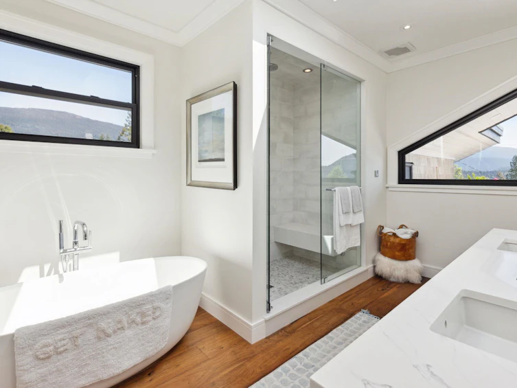 939 Friar Crescent, North Vancouver, BC, V7G 1M5 - 23