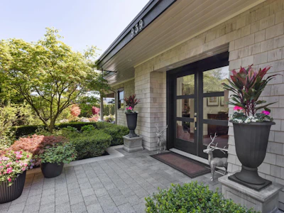 939 Friar Crescent - 2