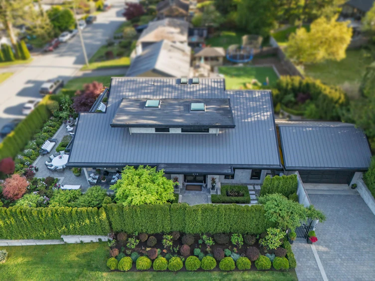 939 Friar Crescent, North Vancouver, BC, V7G 1M5 - 39