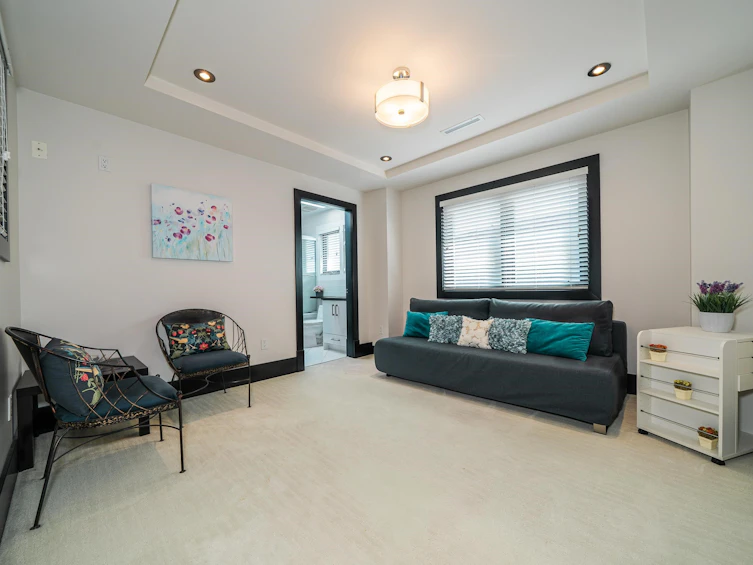1068 Holdom Avenue, Burnaby, BC, V5B 3V6 - 29