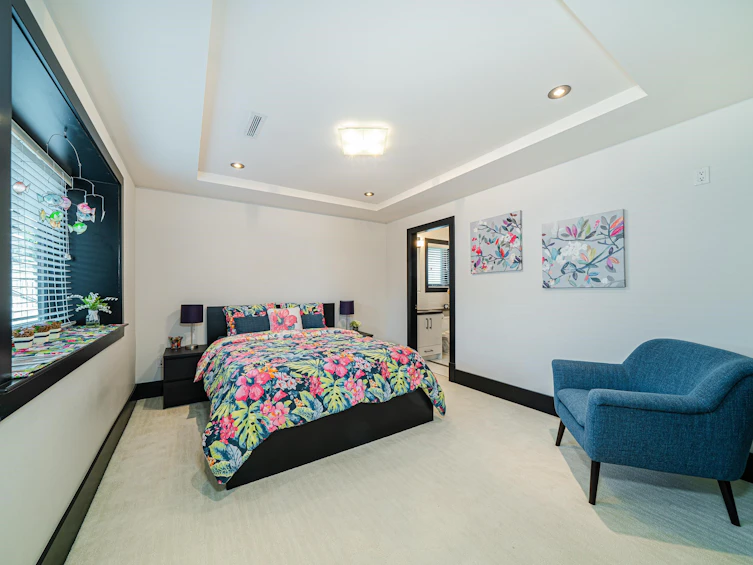 1068 Holdom Avenue, Burnaby, BC, V5B 3V6 - 28