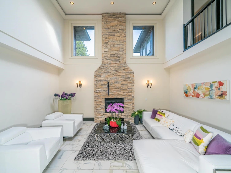 1068 Holdom Avenue, Burnaby, BC, V5B 3V6 - 11