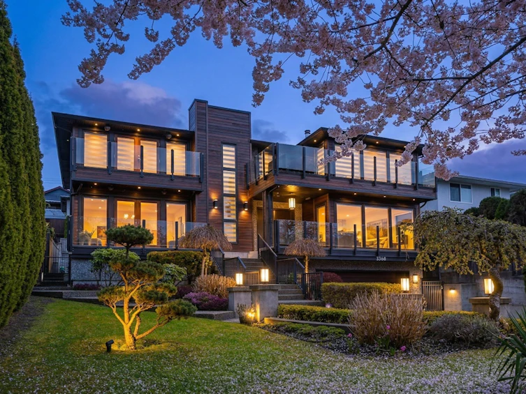 1068 Holdom Avenue, Burnaby, BC, V5B 3V6 - 6